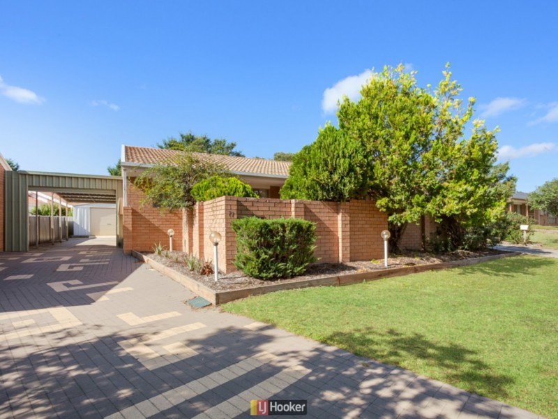 77 Twelvetrees Crescent, Florey ACT 2615