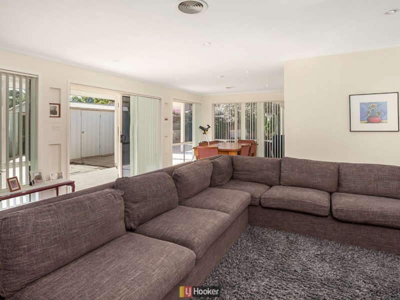77 Twelvetrees Crescent, Florey ACT 2615