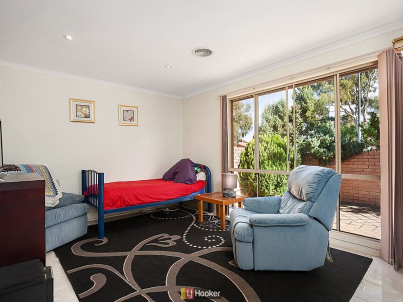 77 Twelvetrees Crescent, Florey ACT 2615