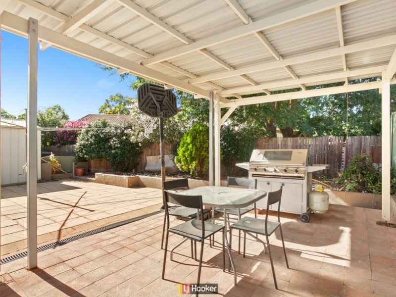 77 Twelvetrees Crescent, Florey ACT 2615