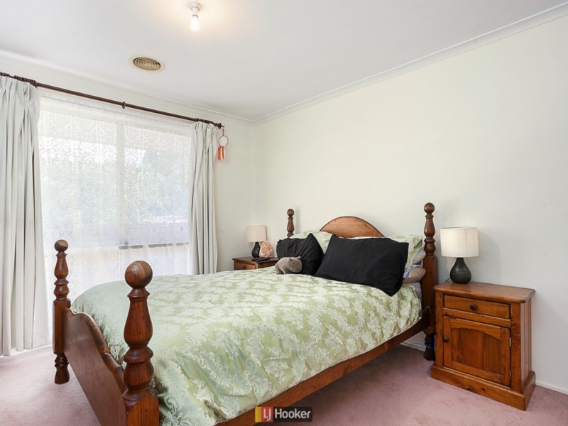 77 Twelvetrees Crescent, Florey ACT 2615