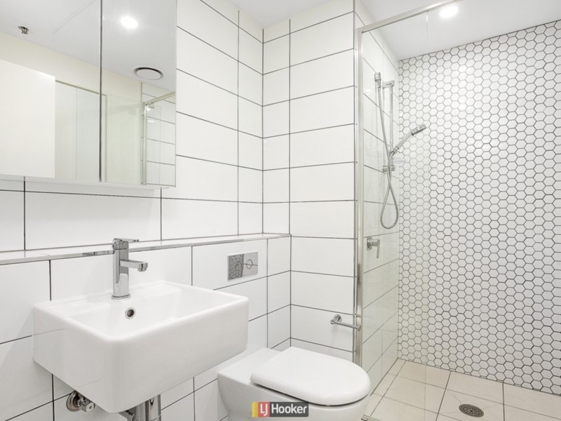 611/120 Eastern Valley Way, Belconnen ACT 2617