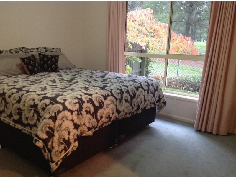 2/106 Britten Jones Drive, Holt ACT 2615