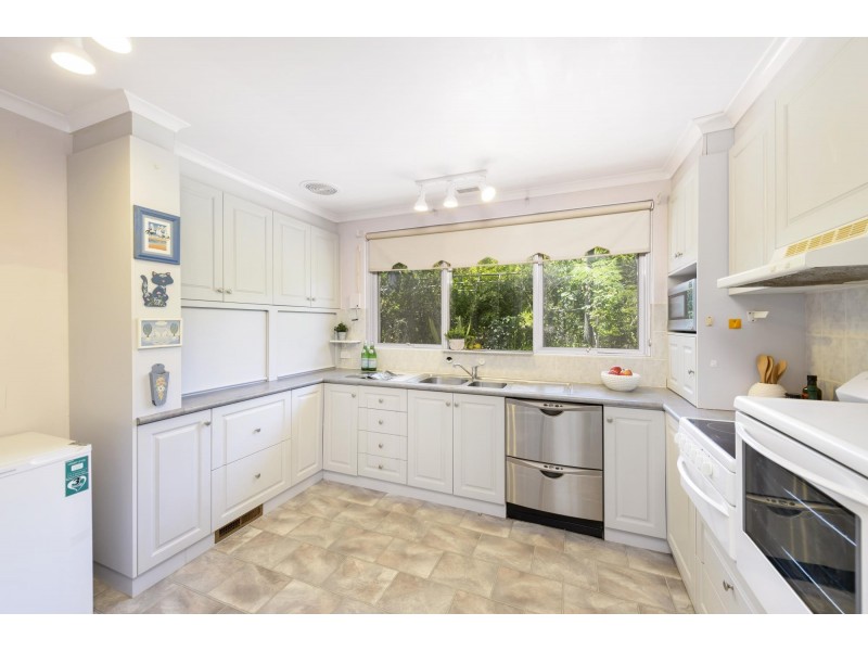 37 McLachlan Crescent, Weetangera ACT 2614