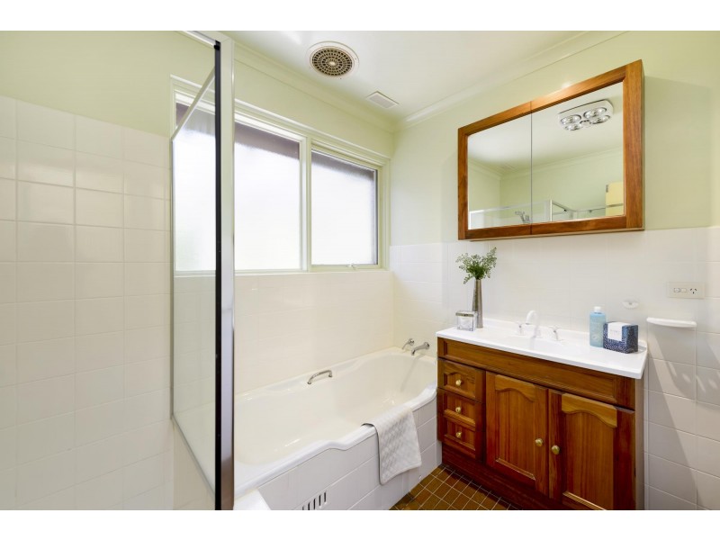 37 McLachlan Crescent, Weetangera ACT 2614