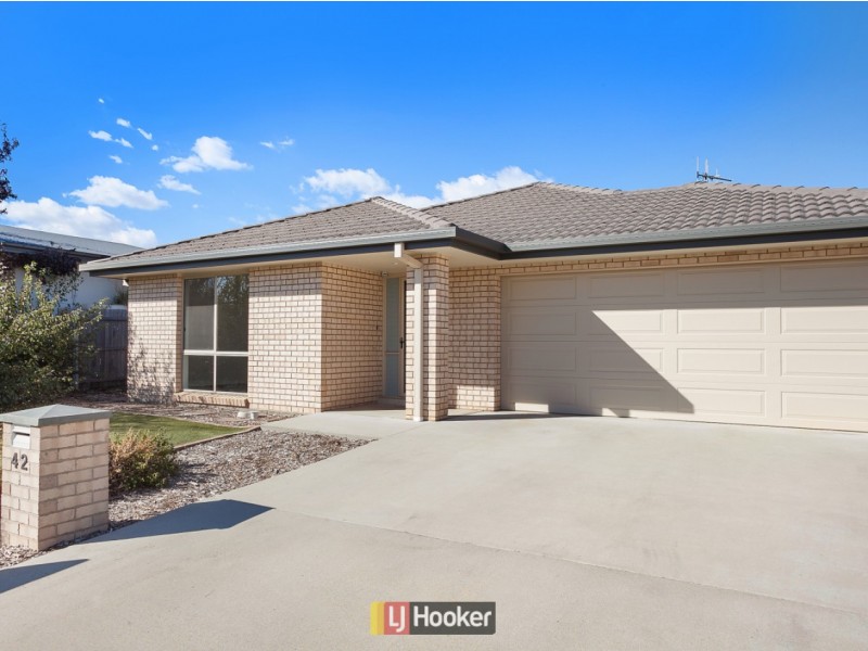 42 Dagmar Berne Street, Macgregor ACT 2615