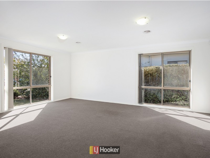 42 Dagmar Berne Street, Macgregor ACT 2615