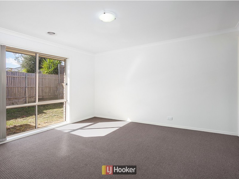 42 Dagmar Berne Street, Macgregor ACT 2615