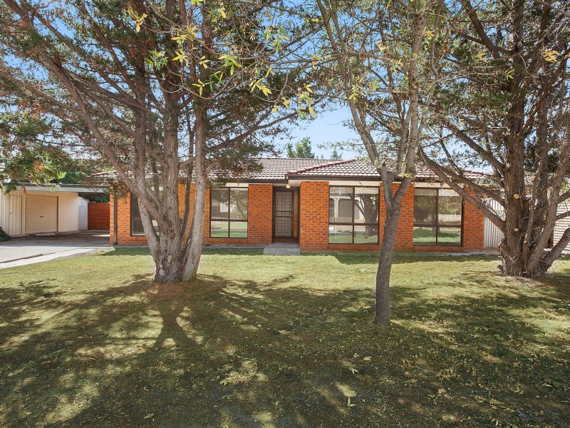 4 Sloane Place, Florey ACT 2615