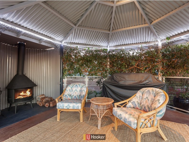 208 Southern Cross Drive, Latham ACT 2615