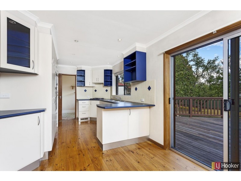 37 Stretton Crescent, Latham ACT 2615