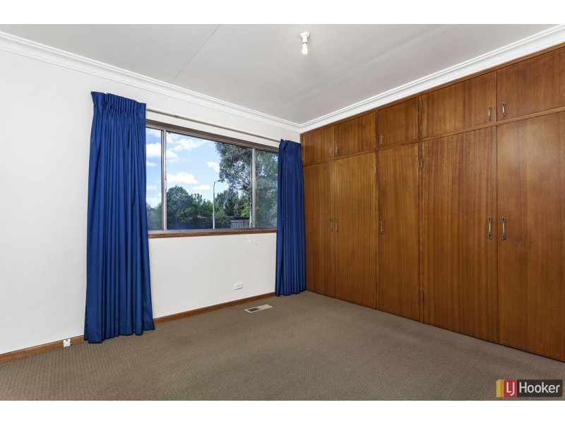 37 Stretton Crescent, Latham ACT 2615