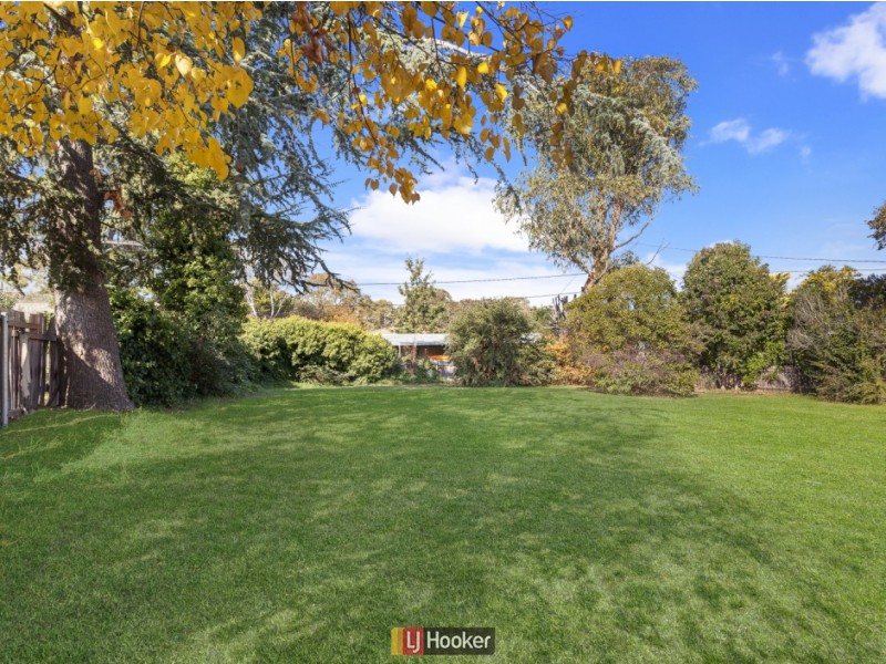 8 Hayward Street, Macgregor ACT 2615