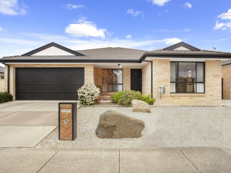 8 Dunnett Street, Dunlop ACT 2615