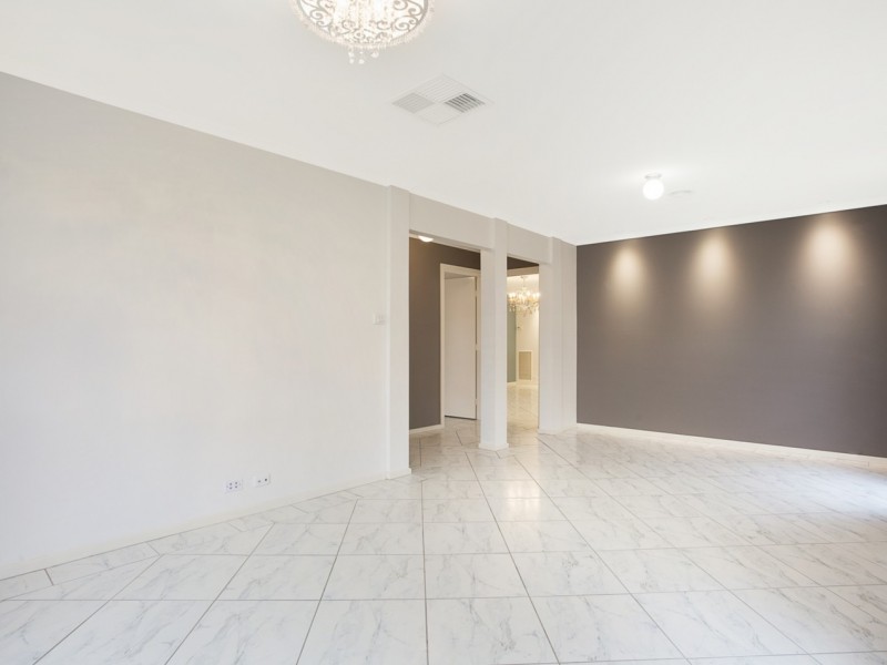8 Dunnett Street, Dunlop ACT 2615