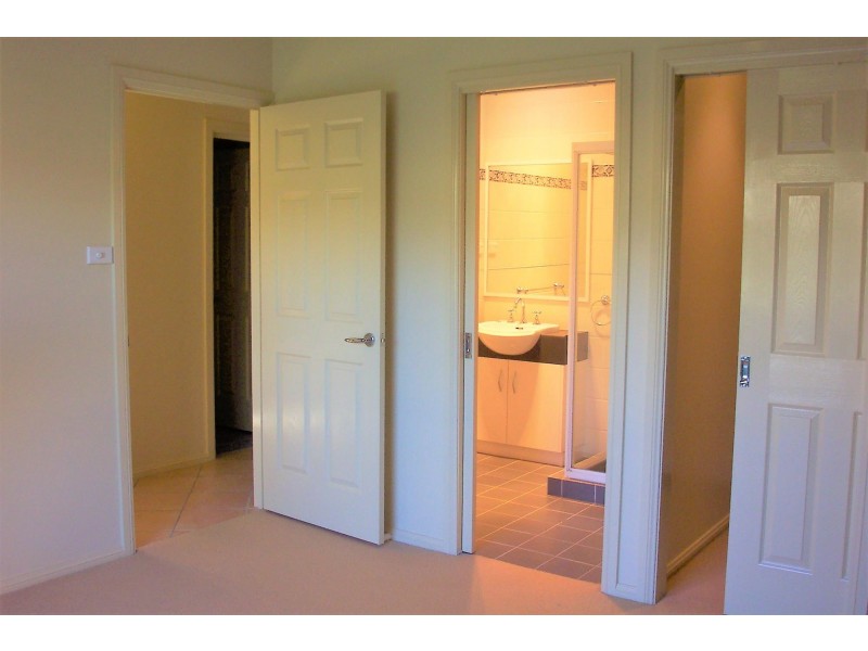 2/200 Baldwin Drive, Giralang ACT 2617