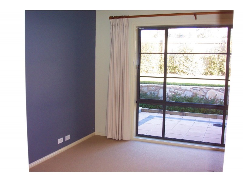 2/200 Baldwin Drive, Giralang ACT 2617