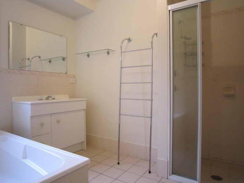 4 Grounds Crescent, Greenway ACT 2900