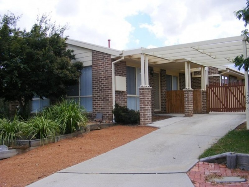 6 Bimbiang Crescent, Ngunnawal ACT 2913