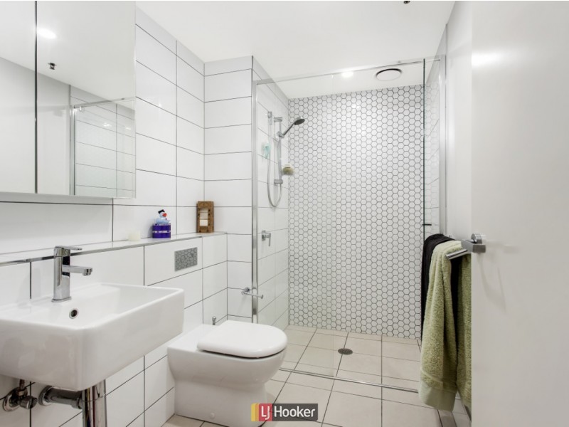 1307/120 Eastern Valley Way, Belconnen ACT 2617