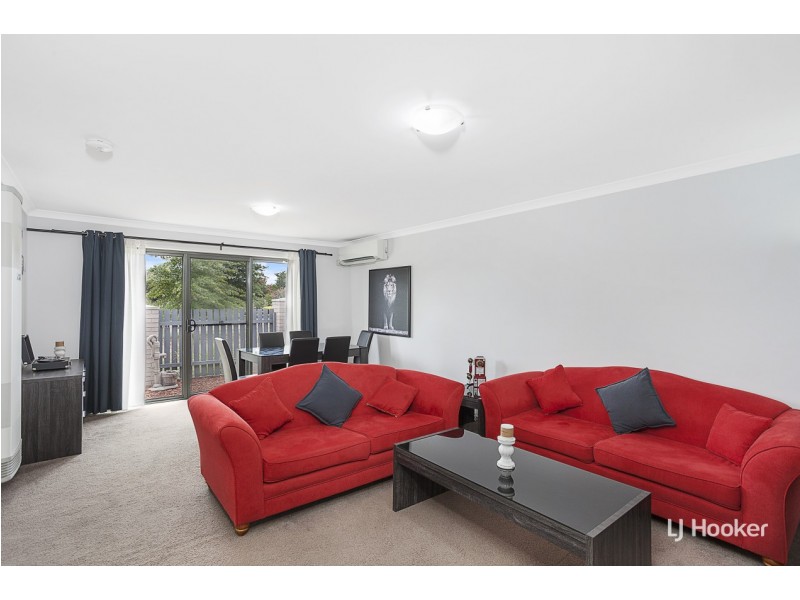 70 Jeff Snell Crescent, Dunlop ACT 2615