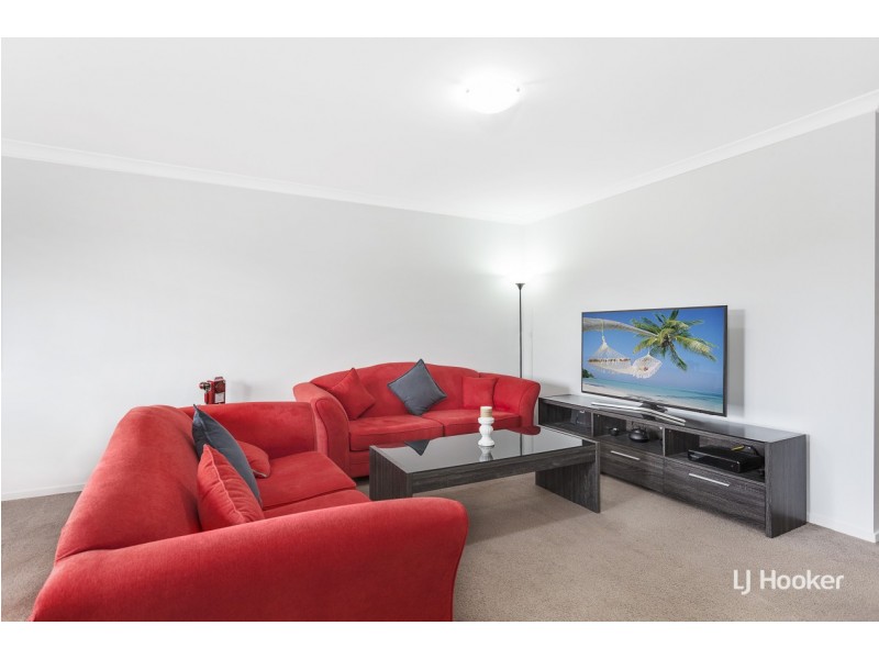 70 Jeff Snell Crescent, Dunlop ACT 2615