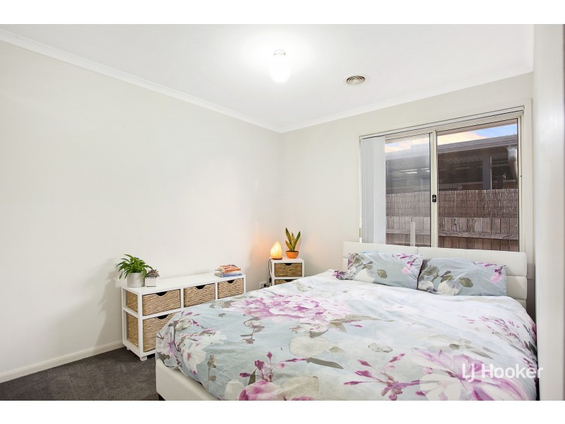 8 Akubra Place, Dunlop ACT 2615