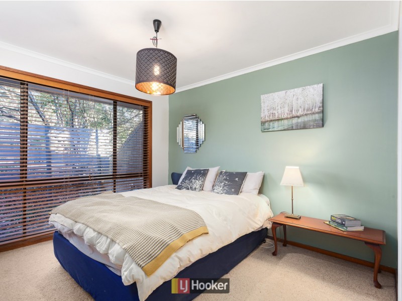 16 De Gillian Place, Macquarie ACT 2614