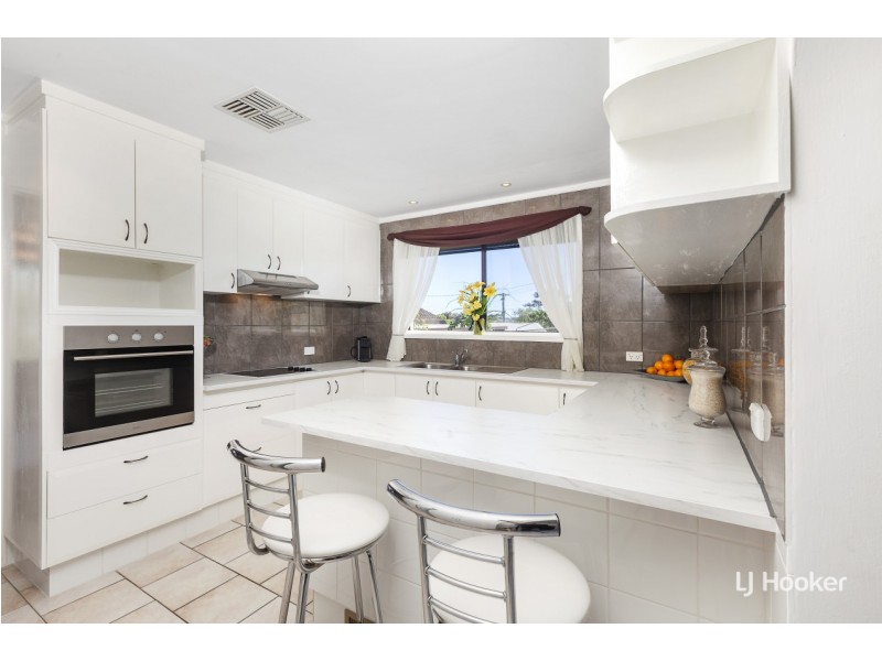 16 Draper Crescent, Higgins ACT 2615