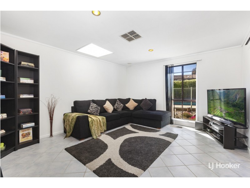 16 Draper Crescent, Higgins ACT 2615