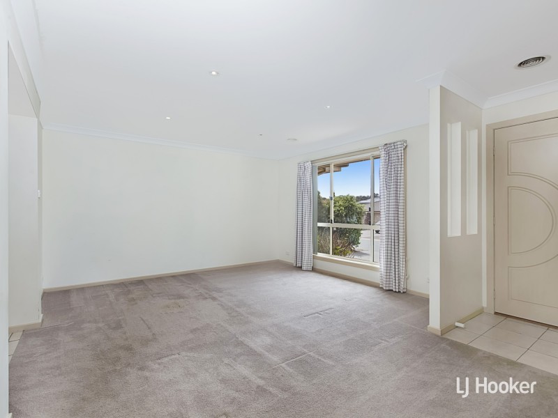 8 Elischer Street, Dunlop ACT 2615