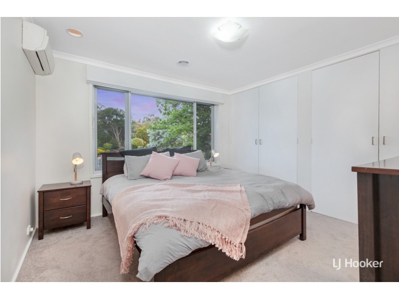 11 McAlpine Place, Farrer ACT 2607