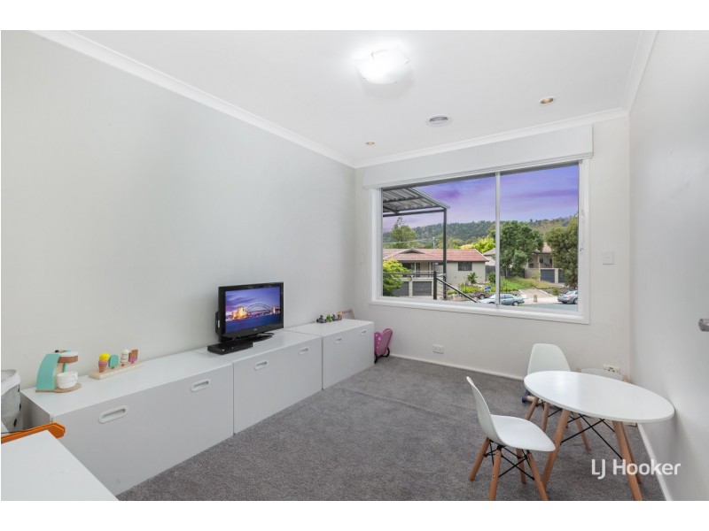 11 McAlpine Place, Farrer ACT 2607