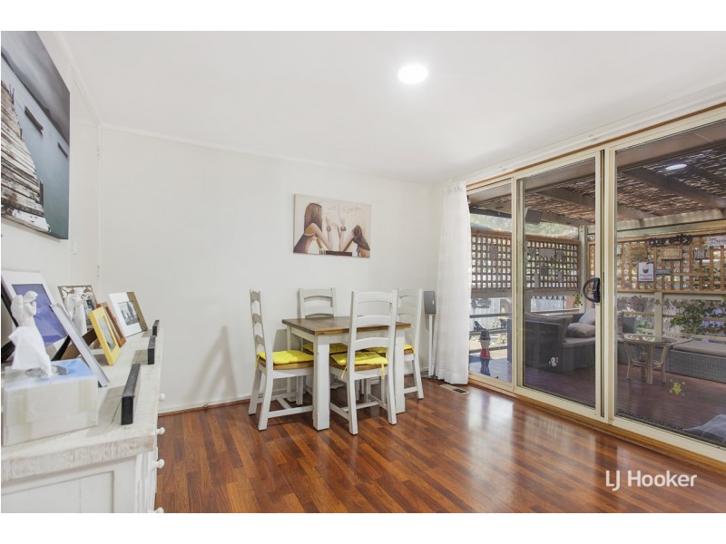 8 Bennie Street, Macgregor ACT 2615