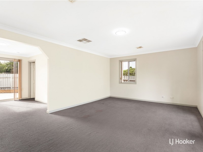 48 Evelyn Owen Crescent, Dunlop ACT 2615
