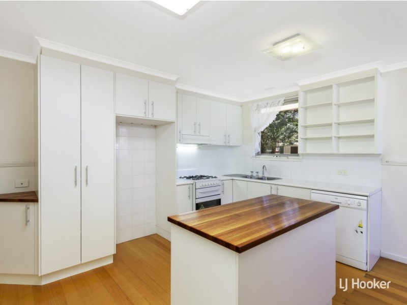 4 Scoble Place, Mawson ACT 2607