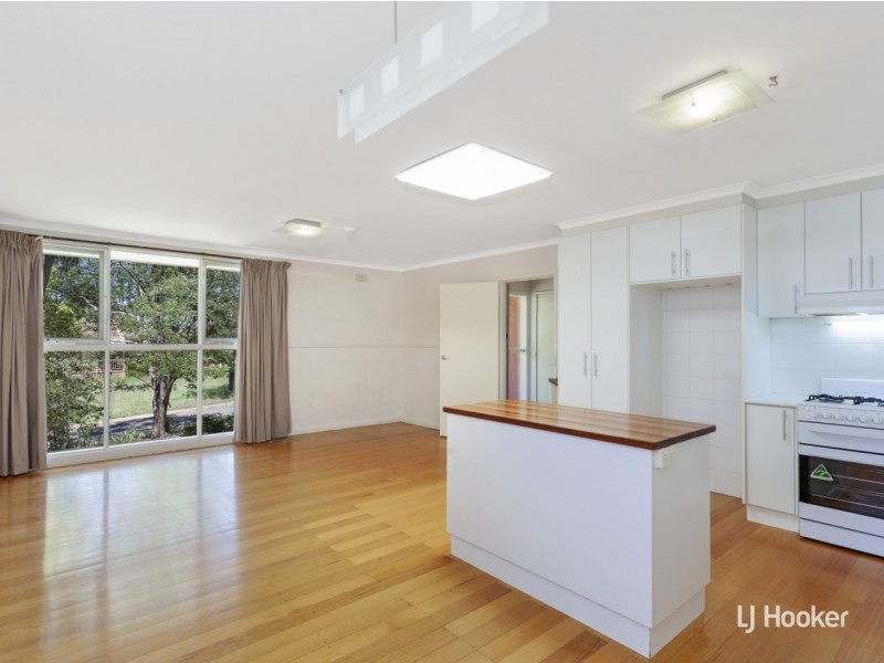 4 Scoble Place, Mawson ACT 2607