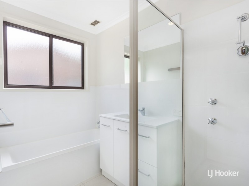 11 Fred Johns Crescent, Mckellar ACT 2617