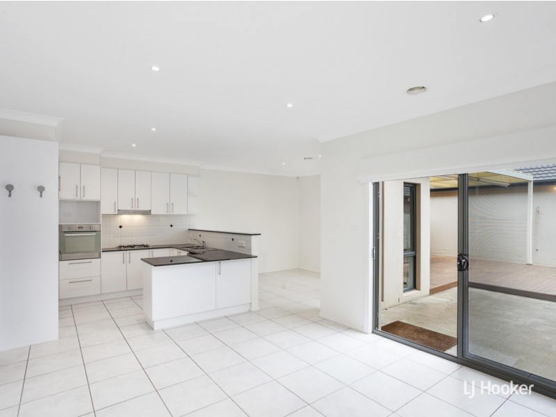 10 Wombeyan Street, Harrison ACT 2914