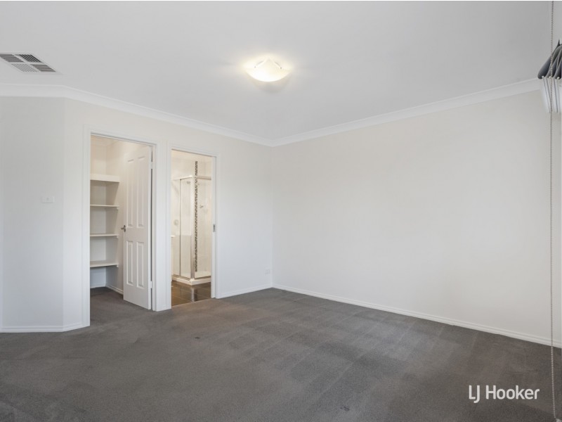 10 Wombeyan Street, Harrison ACT 2914
