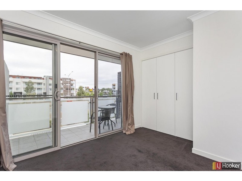 15/2 Clare Burton Crescent, Franklin ACT 2913