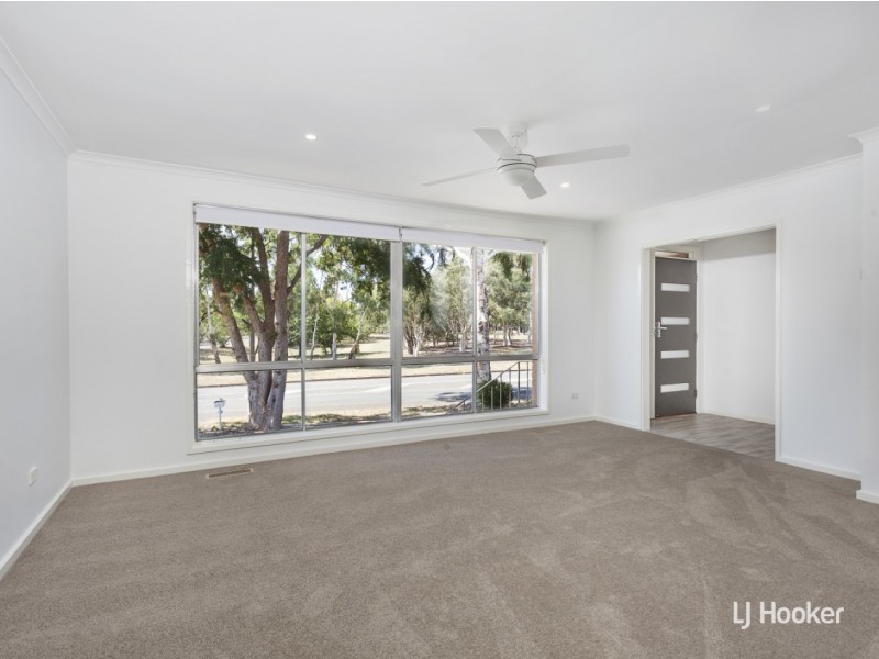 99 Beaurepaire Crescent, Holt ACT 2615