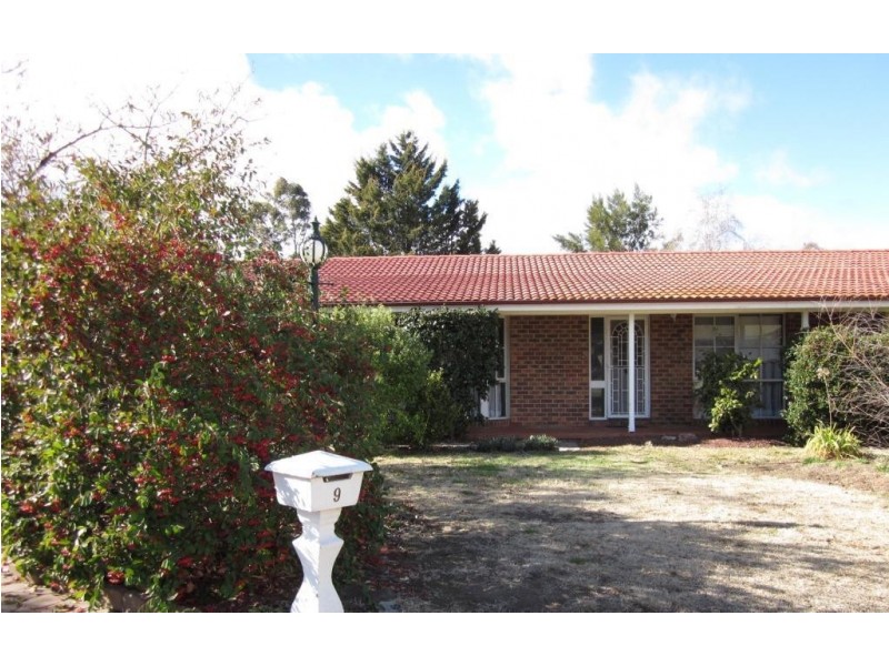 9 Hibbins Place, Latham ACT 2615