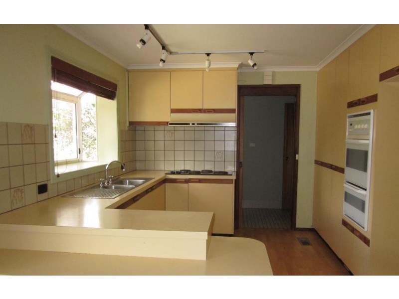 9 Hibbins Place, Latham ACT 2615