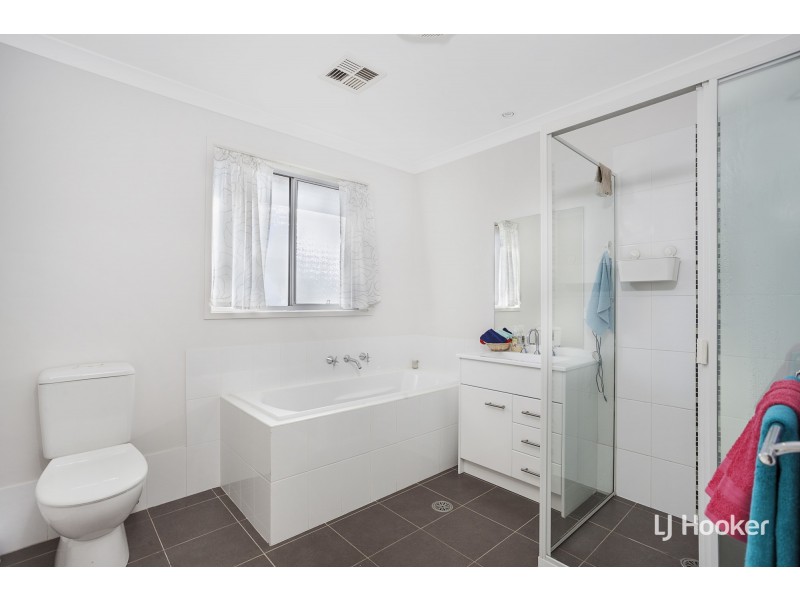 38 Clyde Finlay Street, Macgregor ACT 2615