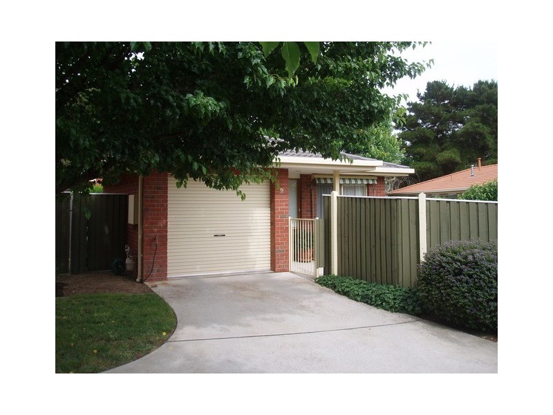 2/106 Britten Jones Drive, Holt ACT 2615