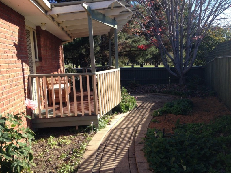 2/106 Britten Jones Drive, Holt ACT 2615