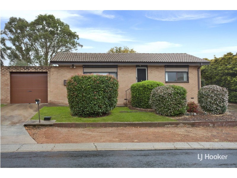 2 Napper Place, Charnwood ACT 2615