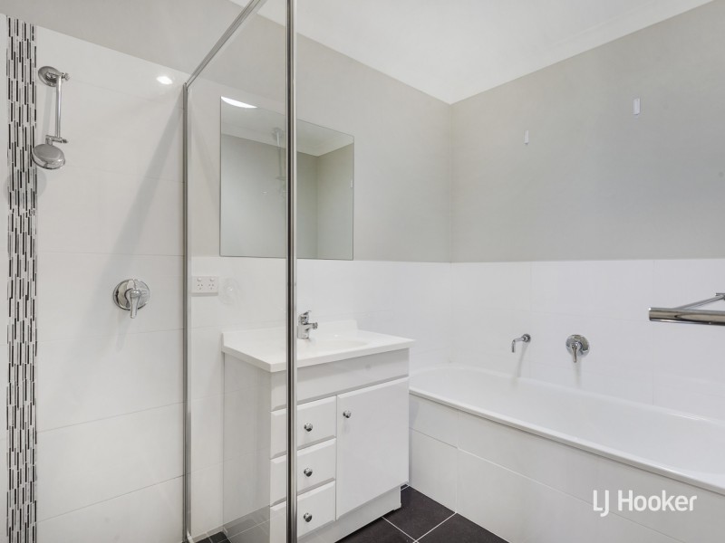 27 Rowland Street, Macgregor ACT 2615