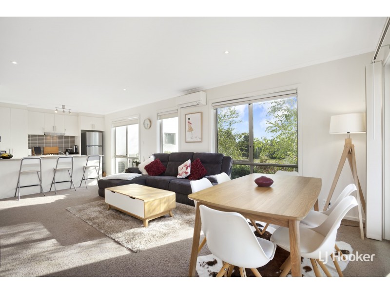 15/20 Clare Burton Crescent, Franklin ACT 2913
